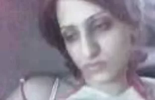 XXX مص القضيب سكسي كترجم في غرفة خلع الملابس