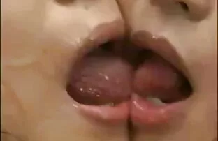 XXX أراد الرجل أن يرى كيف سيتم تمزيق كارل كوش من قبل سكسي في الفندق مترجم أسود صحي