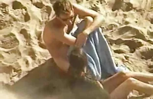 XXX اللعنة في المرآب بالقرب سكسي اجنبي مترجم من السيارة