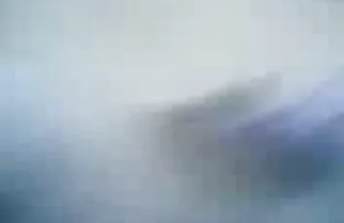 XXX سمع أحد الجيران يشتكي ، مشيت من خلال الباب سكسي الامهات مترجم الخلفي والمسمار شقراء