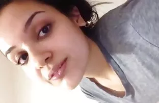 XXX تمارس فيلم رومانسي سكسي مترجم الجنس مع ابنها أمام رجل