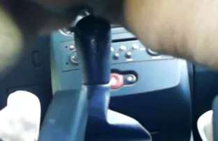 XXX الرجل لديه رغبة قوية في سكسي محجبات مترجم الحب في الشجيرات
