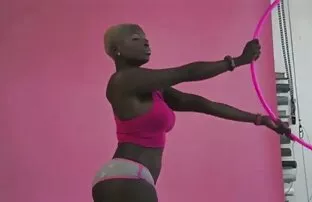 XXX امرأة شابة جميلة يحصل سكسي امريكي مترجم الشرج الخدمات