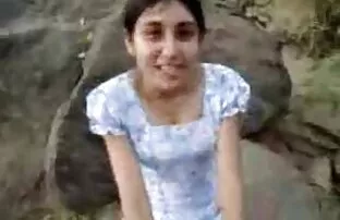 XXX التحدث مع زوجها على الهاتف سكسي مترجم حلو حين جعل الحب.