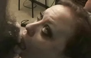 XXX أقلع الفتاة في الساحة فيديو سكسي مترجم
