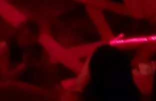 XXX فراشة لن ترفض أن تمتص سكسي امريكي مترجم رجل