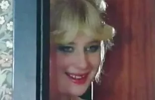XXX يجلس أمام سكسي مترجم سكسي كاميرا ويب