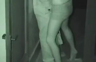 XXX اللسان عن سكسي مترجم في الفندق رجل أسود مع كلو كوتور, ليا, الغراب والعسل والذهب